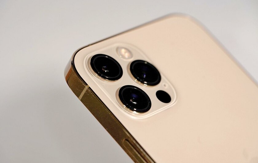 Поставки iPhone 12 под угрозой: на тайваньском заводе вспыхнул большой пожар
