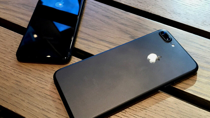 История iPhone: чем больше всего запомнились и как они менялись из года в год