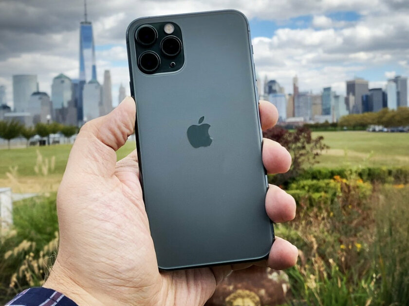 История iPhone: чем больше всего запомнились и как они менялись из года в год