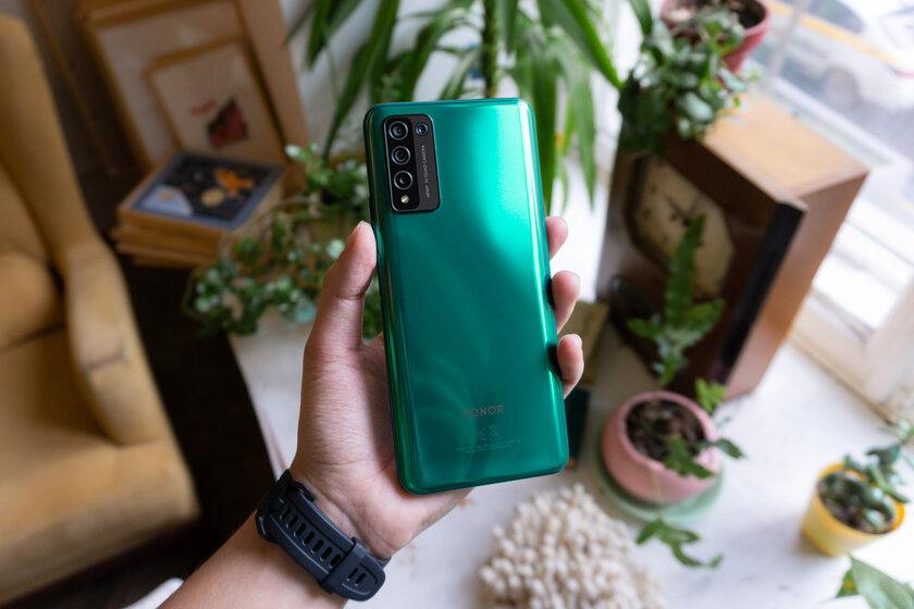 Обзор HONOR 10X Lite: 5000 мАч и 22,5-ваттная зарядка в комплекте