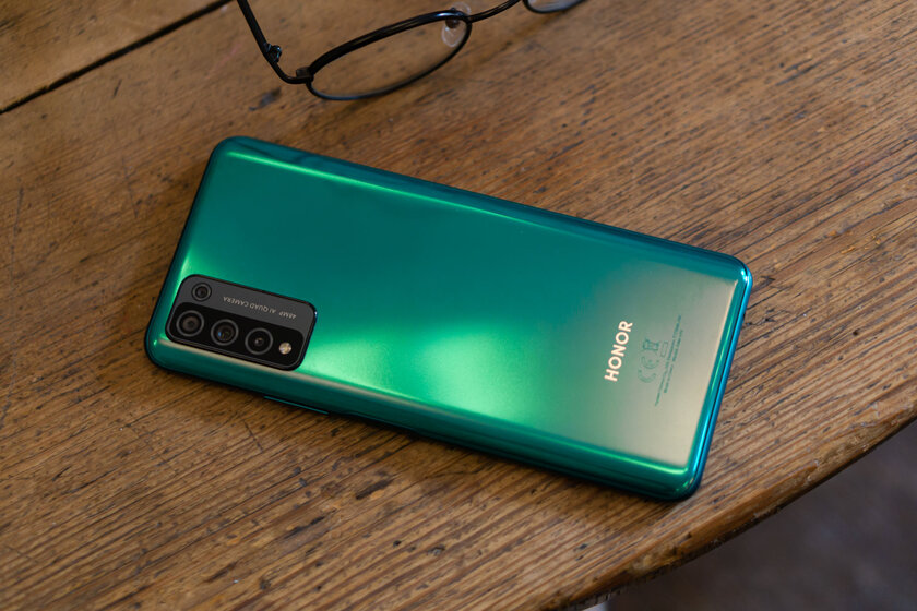 Обзор HONOR 10X Lite: 5000 мАч и 22,5-ваттная зарядка в комплекте