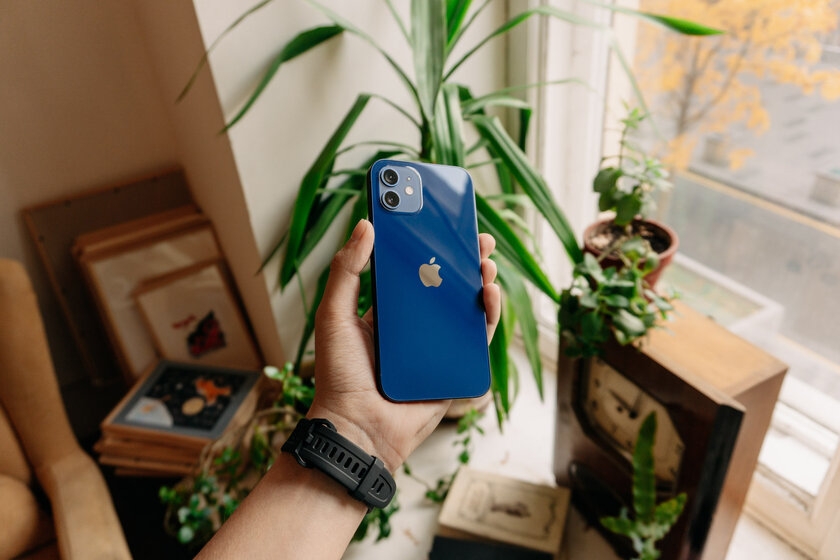 Обзор iPhone 12: о подводных камнях, преимуществах и спорных моментах