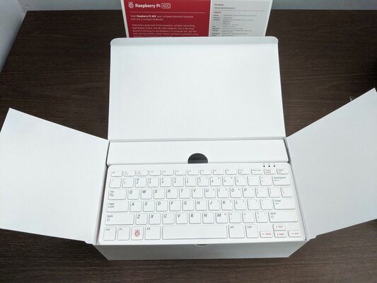 Полноценный ПК внутри клавиатуры, и это дёшево. Обзор Raspberry Pi 400