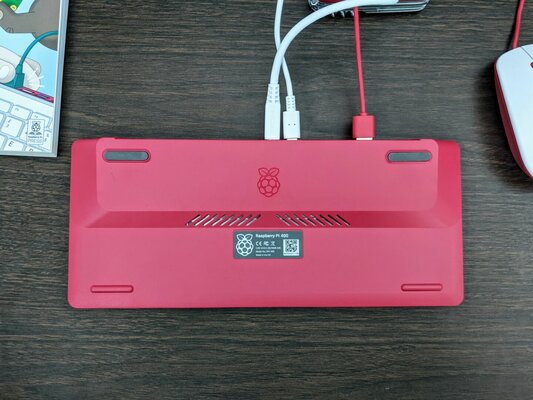 Полноценный ПК внутри клавиатуры, и это дёшево. Обзор Raspberry Pi 400