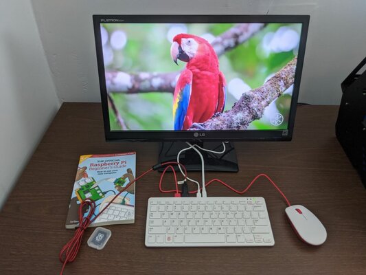 Полноценный ПК внутри клавиатуры, и это дёшево. Обзор Raspberry Pi 400