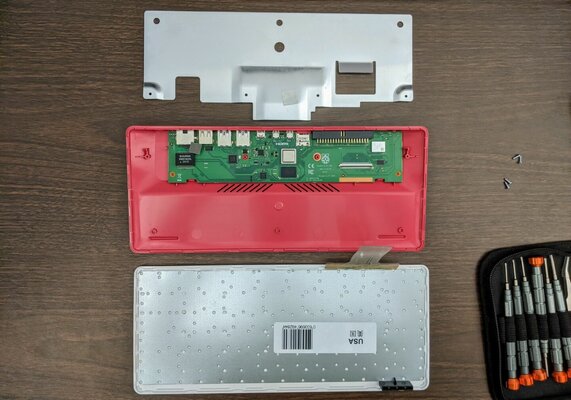 Полноценный ПК внутри клавиатуры, и это дёшево. Обзор Raspberry Pi 400