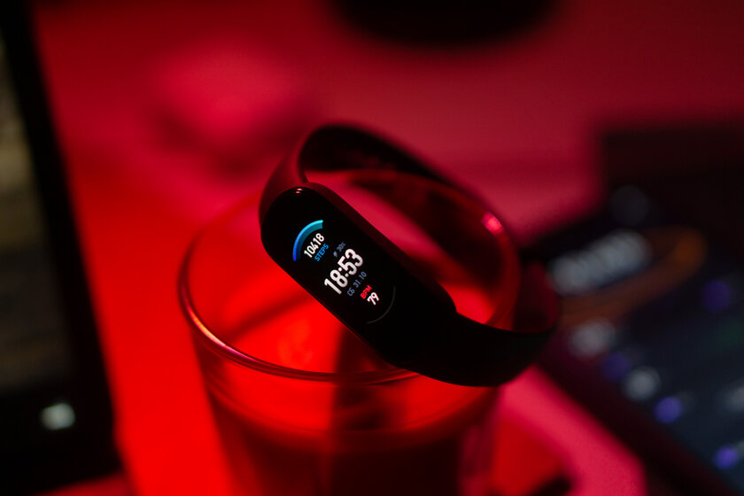 Обзор Amazfit Band 5: улучшенный клон Xiaomi Mi Band 5