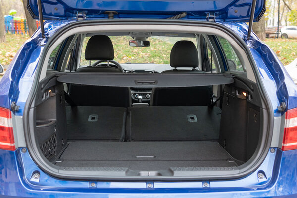 Тест-драйв Lada Vesta SW Cross '20: отечественная платформа, импортные агрегаты