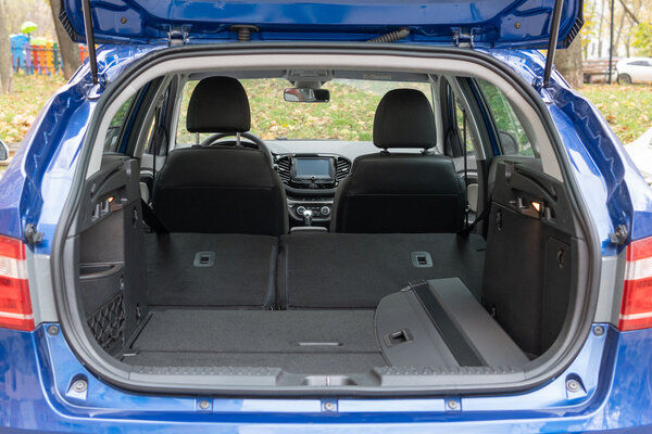 Тест-драйв Lada Vesta SW Cross '20: отечественная платформа, импортные агрегаты