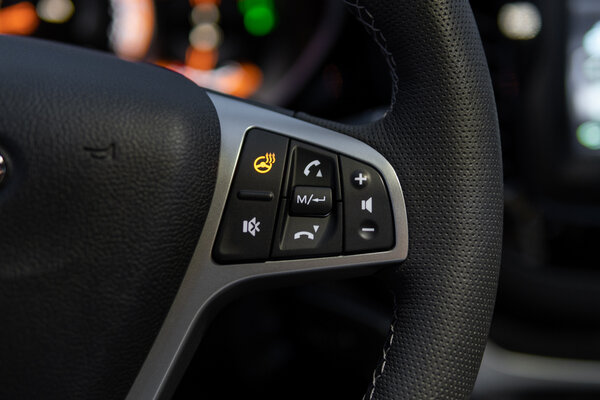 Тест-драйв Lada Vesta SW Cross '20: отечественная платформа, импортные агрегаты