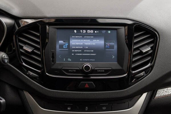 Тест-драйв Lada Vesta SW Cross '20: отечественная платформа, импортные агрегаты
