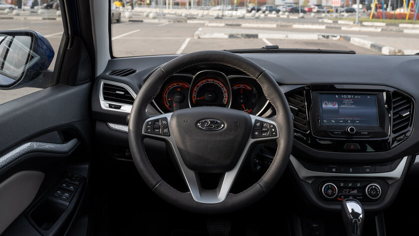 Тест-драйв Lada Vesta SW Cross '20: отечественная платформа, импортные агрегаты