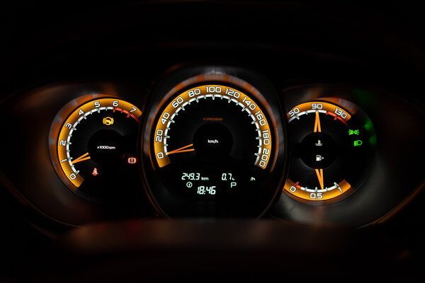 Тест-драйв Lada Vesta SW Cross '20: отечественная платформа, импортные агрегаты
