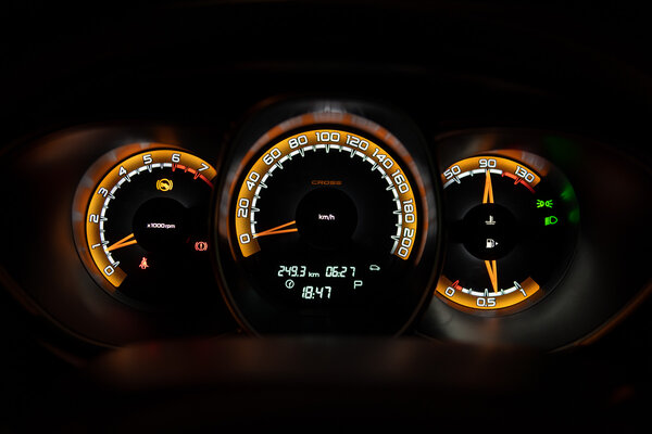 Тест-драйв Lada Vesta SW Cross '20: отечественная платформа, импортные агрегаты