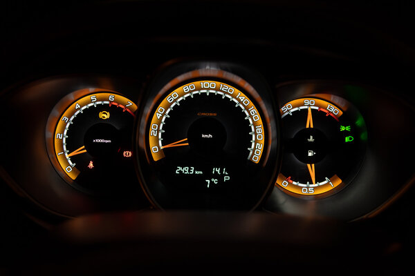 Тест-драйв Lada Vesta SW Cross '20: отечественная платформа, импортные агрегаты