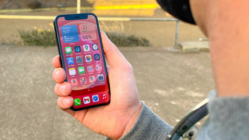 Обзоры iPhone 12 mini: чем интересен этот малыш по мнению западных изданий