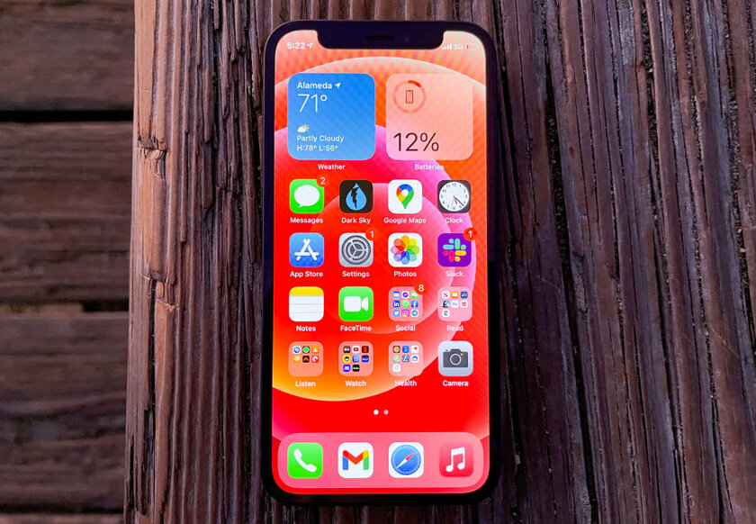 Обзоры iPhone 12 mini: чем интересен этот малыш по мнению западных изданий