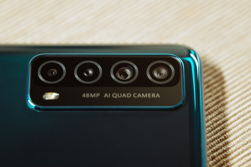 Похоже, новый король бюджетного рынка. Тестируем Huawei P smart 2021 с огромной батареей