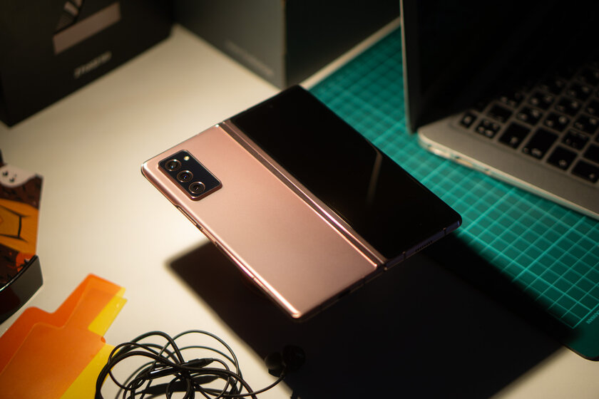 Подводные камни складного смартфона в реальной жизни. Проходил 2 недели с Galaxy Z Fold 2