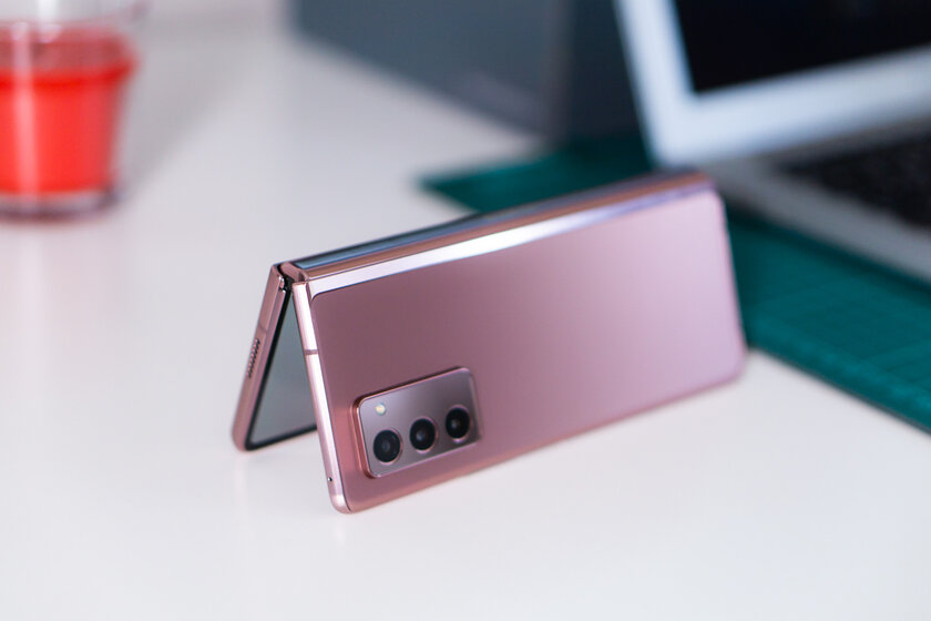 Подводные камни складного смартфона в реальной жизни. Проходил 2 недели с Galaxy Z Fold 2