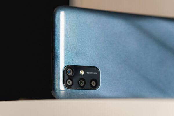 Обзор ZTE Blade V2020 Smart: недорогой смартфон на странном процессоре — Дизайн. 2