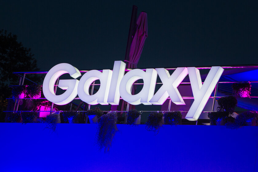 Прибыль Samsung от продажи смартфонов достигла шестилетнего максимума, но Apple всё равно не догнать