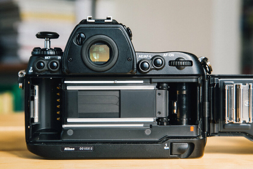 Nikon окончательно распрощалась с плёночными фотоаппаратами