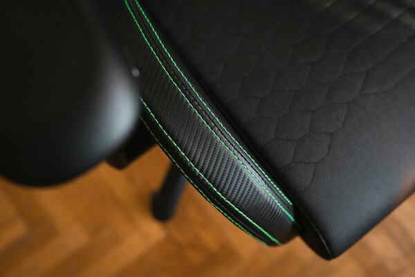 Сидел весь день, а спина не затекла. Обзор кресла Razer Iskur