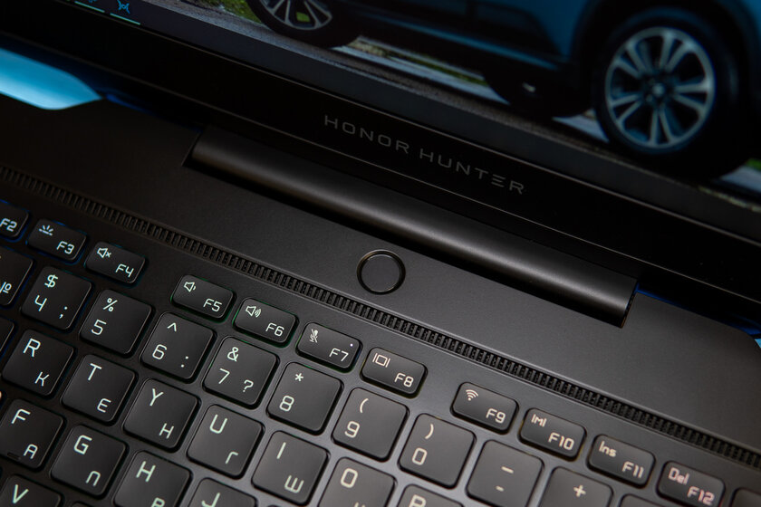 Обзор HONOR Hunter V700: стиль и производительность в одном флаконе