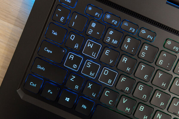Обзор HONOR Hunter V700: стиль и производительность в одном флаконе