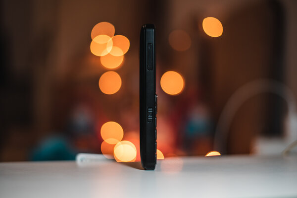Обзор Philips Xenium E207 — беспроигрышный вариант для старшего поколения