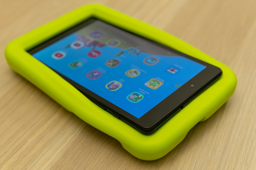 Обзор планшета для детей Galaxy Tab A 8.0 Kids Edition: противоударный и надёжный — Распаковка и первый взгляд. 3