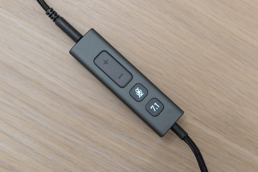 Тестируем игровой комплект от MSI: наушники Immerse GH61 и подставка HS01