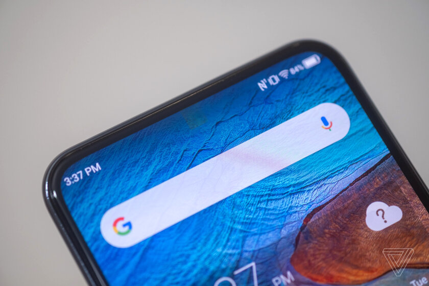 ZTE выпустила первый в мире смартфон с камерой под дисплеем, но качество фото ужасное