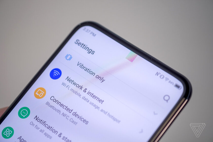 ZTE выпустила первый в мире смартфон с камерой под дисплеем, но качество фото ужасное