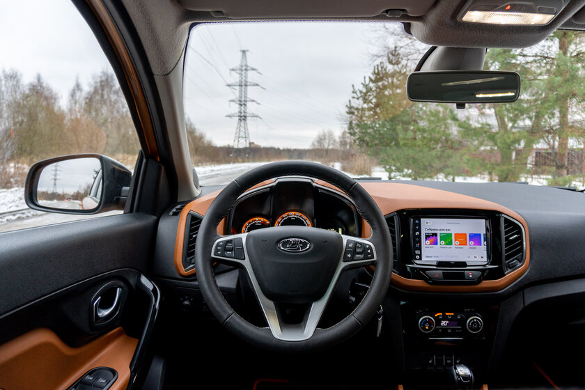 Х-дизайн и спорные решения. Тестируем Lada XRAY Cross '20, прикидывающуюся кроссовером