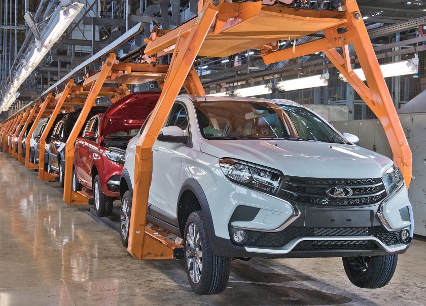 Х-дизайн и спорные решения. Тестируем Lada XRAY Cross '20, прикидывающуюся кроссовером