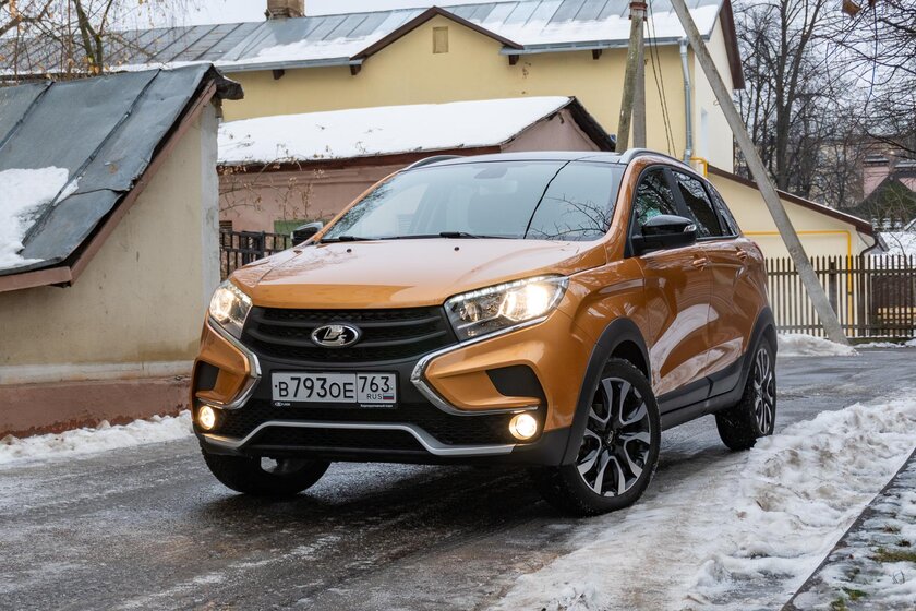 Х-дизайн и спорные решения. Тестируем Lada XRAY Cross '20, прикидывающуюся кроссовером