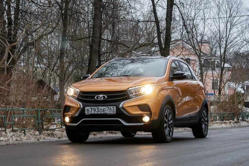 Х-дизайн и спорные решения. Тестируем Lada XRAY Cross '20, прикидывающуюся кроссовером