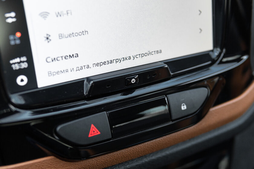Х-дизайн и спорные решения. Тестируем Lada XRAY Cross '20, прикидывающуюся кроссовером