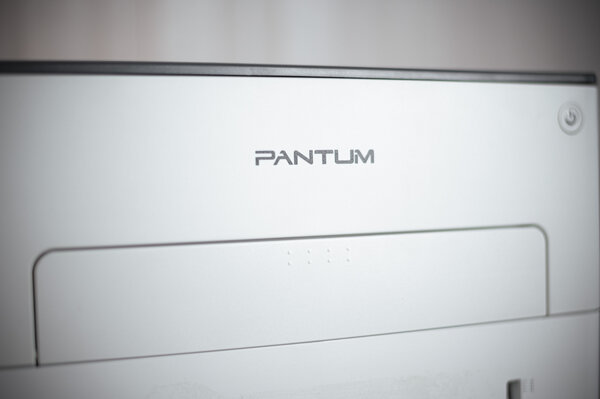 Обзор принтера Pantum P3300DN: картриджи с удобной заправкой