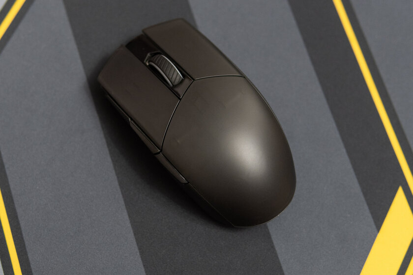 Обзор ASUS ROG Strix Impact II Wireless: красивые материалы и съёмные переключатели