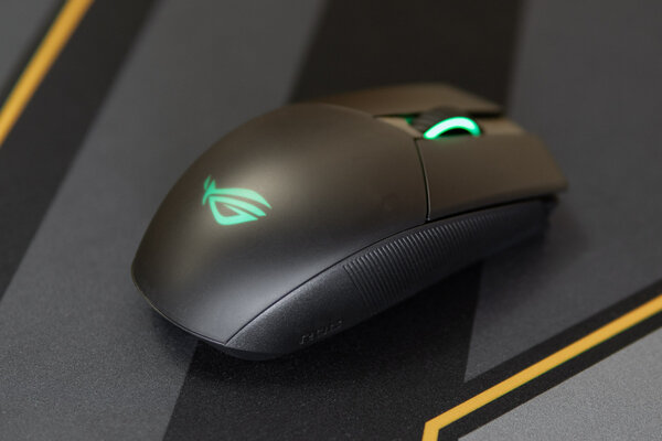 Обзор ASUS ROG Strix Impact II Wireless: красивые материалы и съёмные переключатели