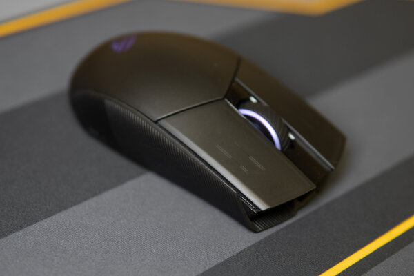 Обзор ASUS ROG Strix Impact II Wireless: красивые материалы и съёмные переключатели