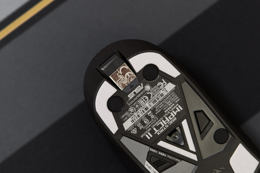 Обзор ASUS ROG Strix Impact II Wireless: красивые материалы и съёмные переключатели