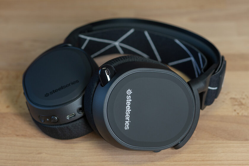 Обзор SteelSeries Arctis 9 Wireless: знакомый формат без проводов