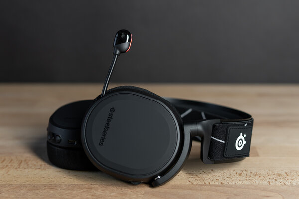 Обзор SteelSeries Arctis 9 Wireless: знакомый формат без проводов