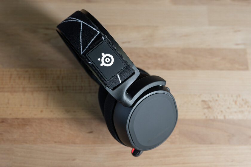 Обзор SteelSeries Arctis 9 Wireless: знакомый формат без проводов