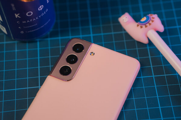 Обзор Samsung Galaxy S21: компактный, пластиковый и обновлённый