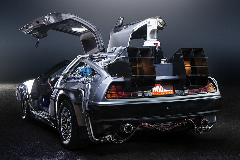 Культовую «машину времени» DeLorean DMC-12 возродят в 2021 году